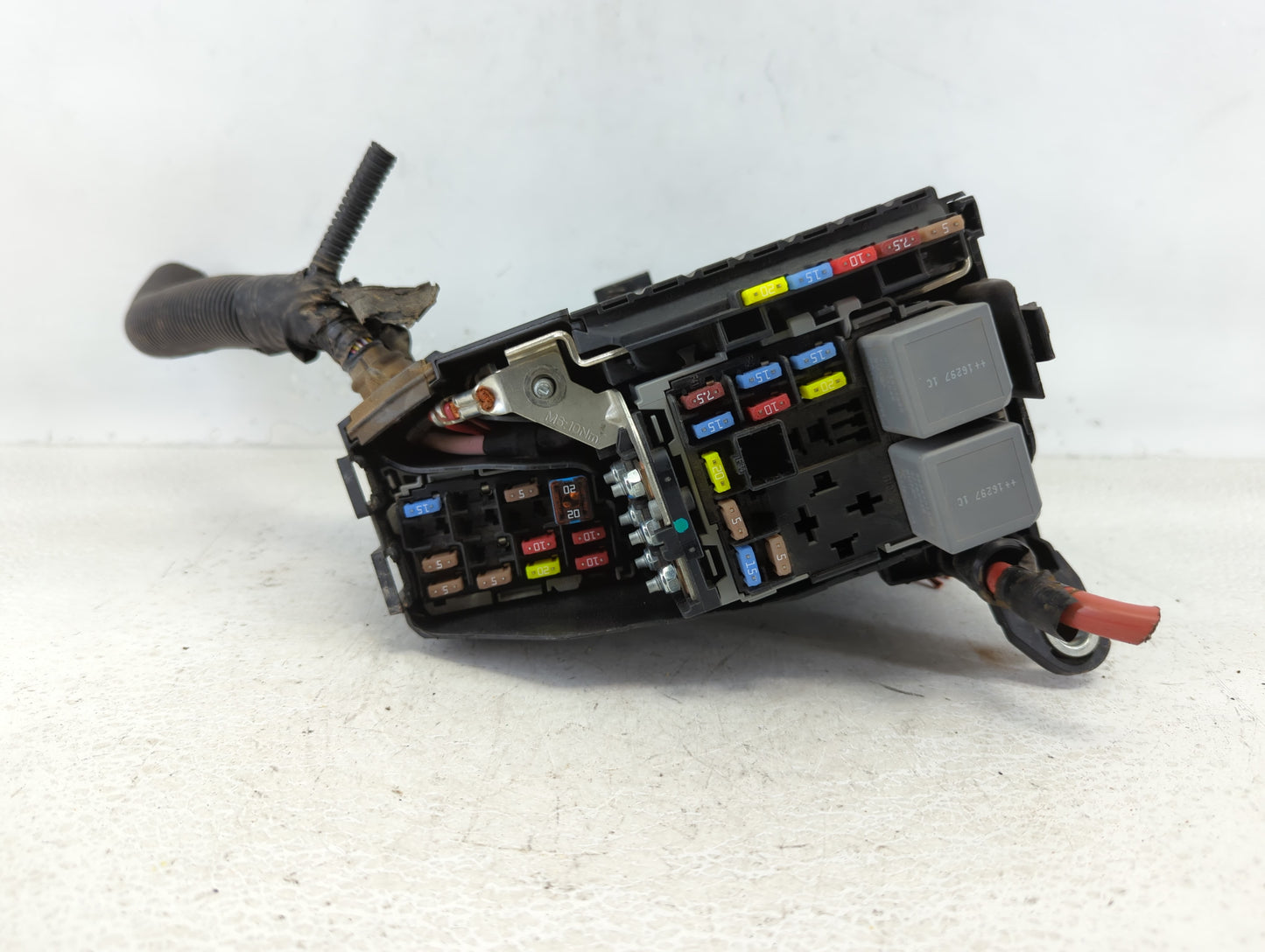 2017 Hyundai Elantra Fusebox Fuse Box Panel Relay Module P/N:30644652 6G9T-14A076-L Fits OEM Used Auto Parts - Oemusedautopa