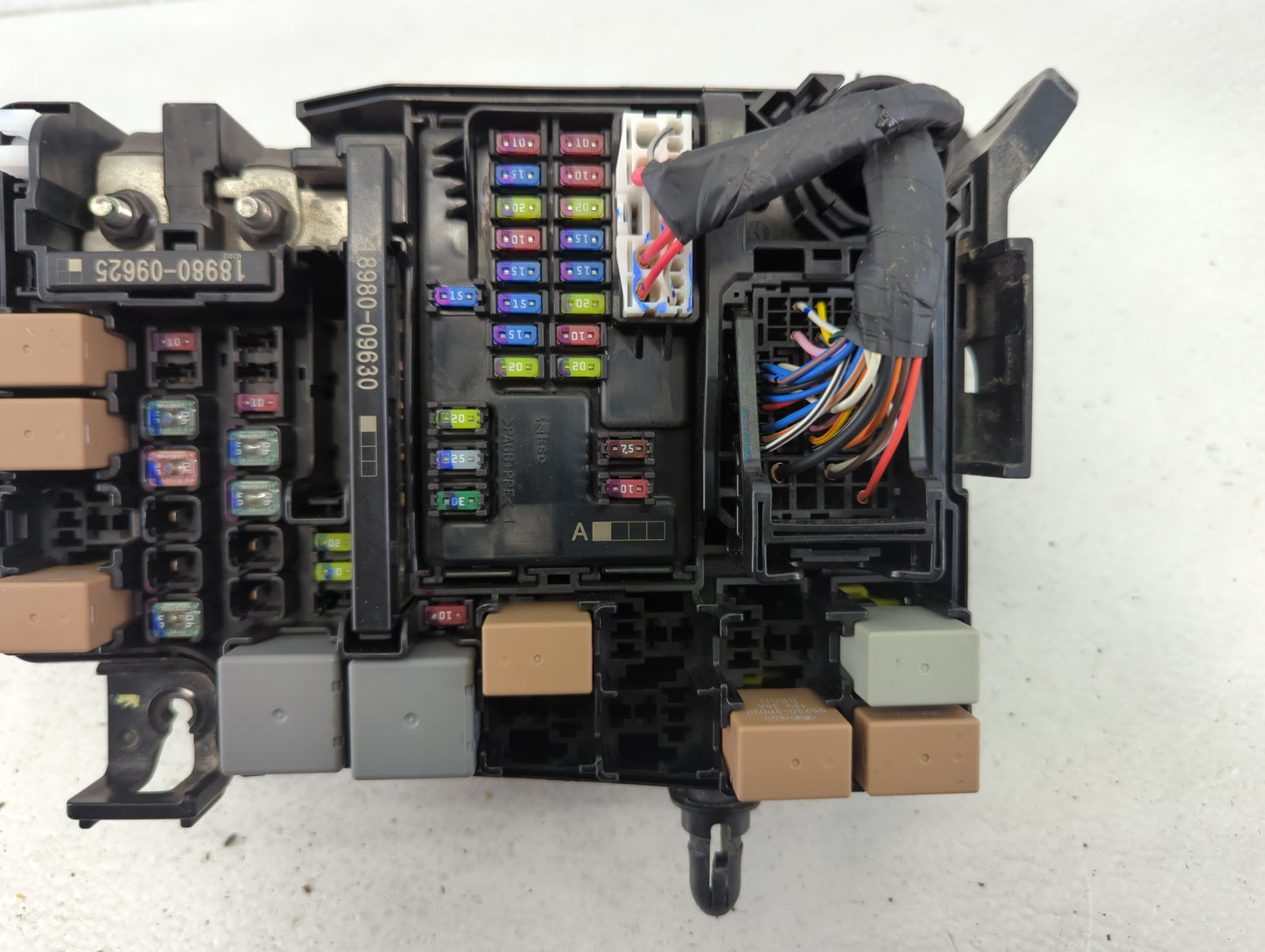 2017 Hyundai Elantra Fusebox Fuse Box Panel Relay Module P/N:91956-F2020 Fits OEM Used Auto Parts - Oemusedautoparts1.com