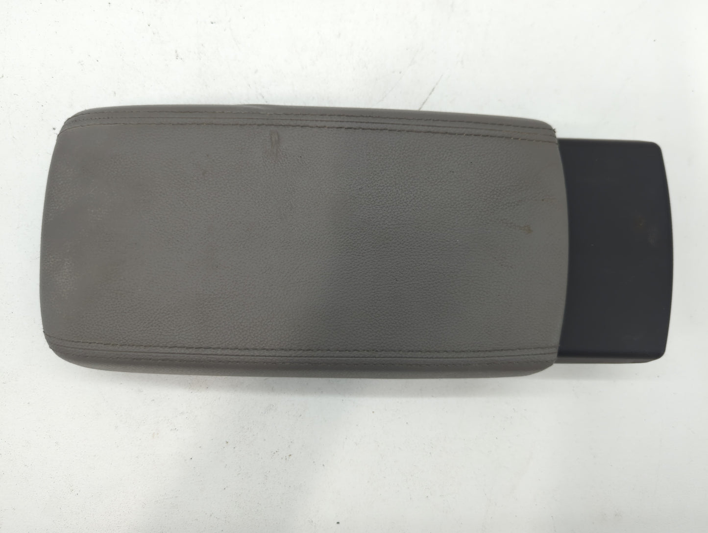 Hyundai Elantra Center Console Armrest Cover Lid - Oemusedautoparts1.com