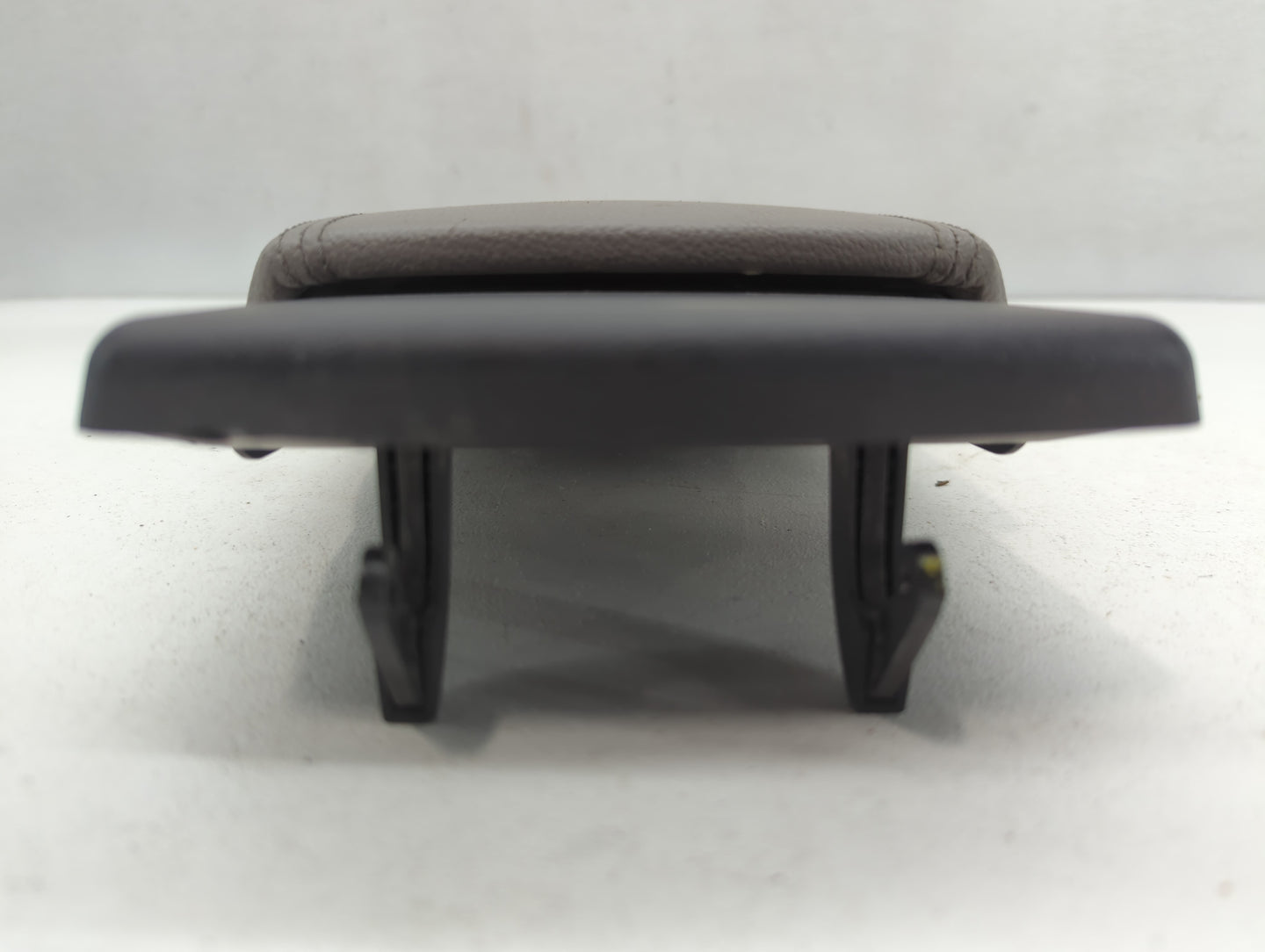 Hyundai Elantra Center Console Armrest Cover Lid - Oemusedautoparts1.com