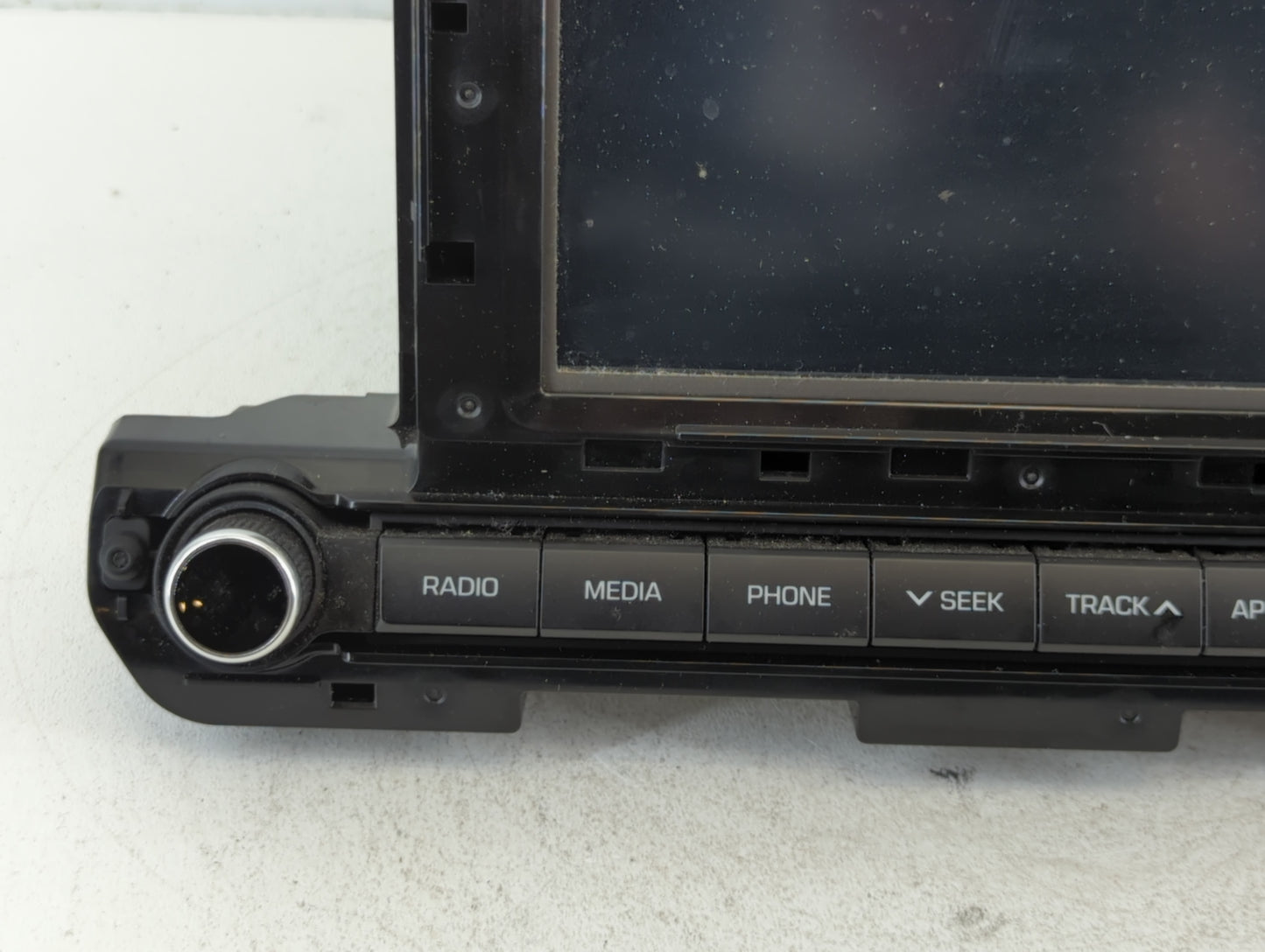 2017-2018 Hyundai Elantra Am Fm Cd Player Radio Receiver - Oemusedautoparts1.com