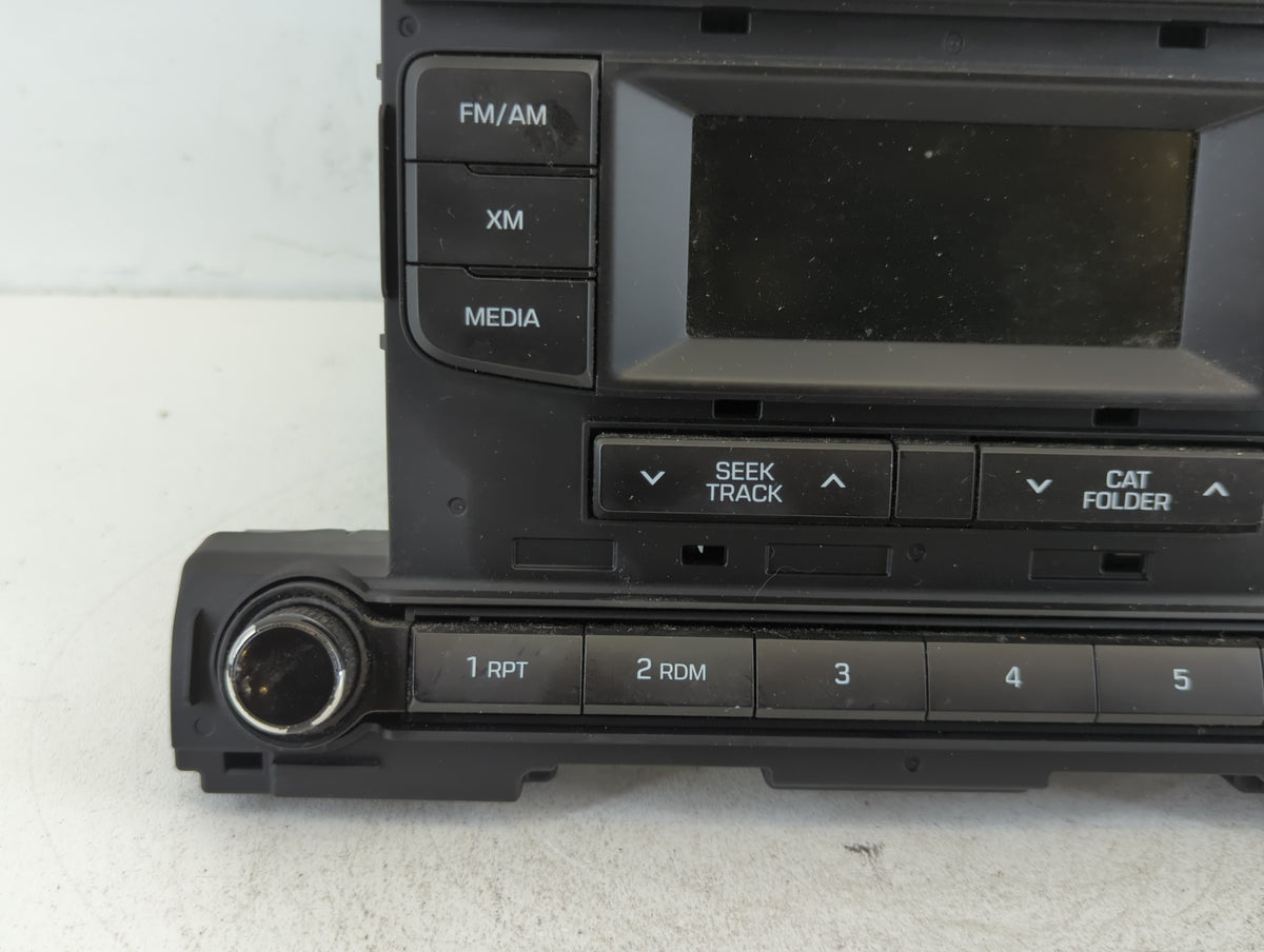 2017-2018 Hyundai Elantra Am Fm Cd Player Radio Receiver 663618 - Oemusedautoparts1.com