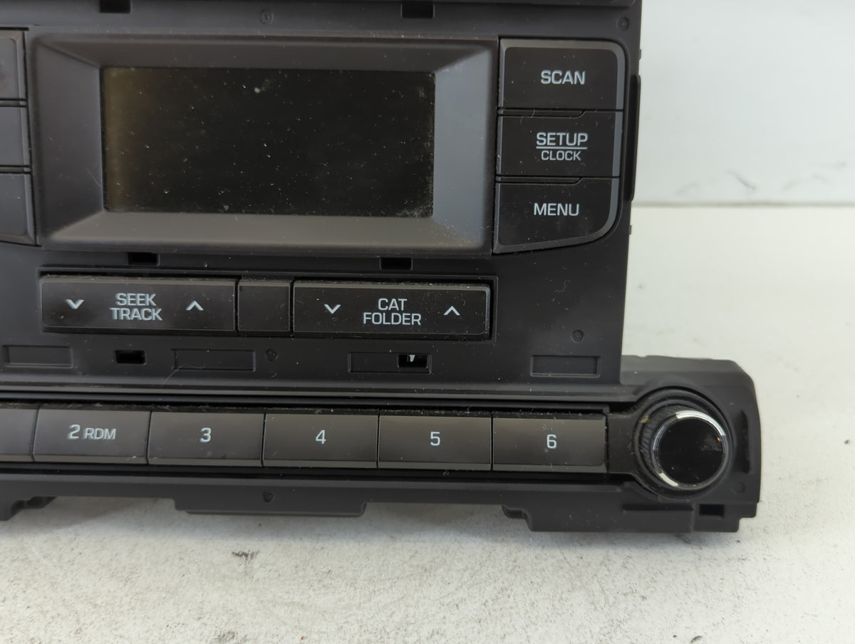 2017-2018 Hyundai Elantra Am Fm Cd Player Radio Receiver 663618 - Oemusedautoparts1.com