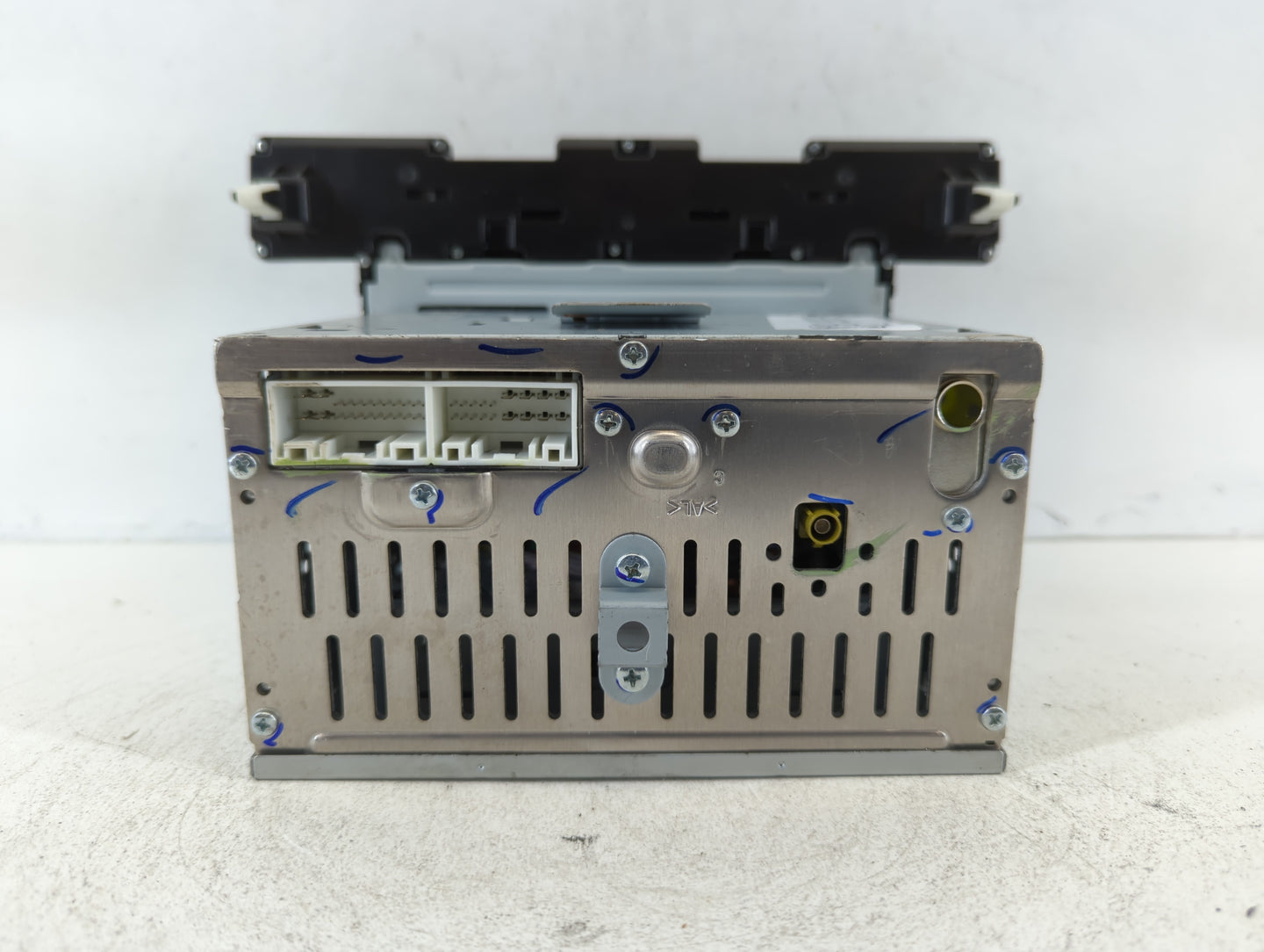 2017-2018 Hyundai Elantra Am Fm Cd Player Radio Receiver - Oemusedautoparts1.com