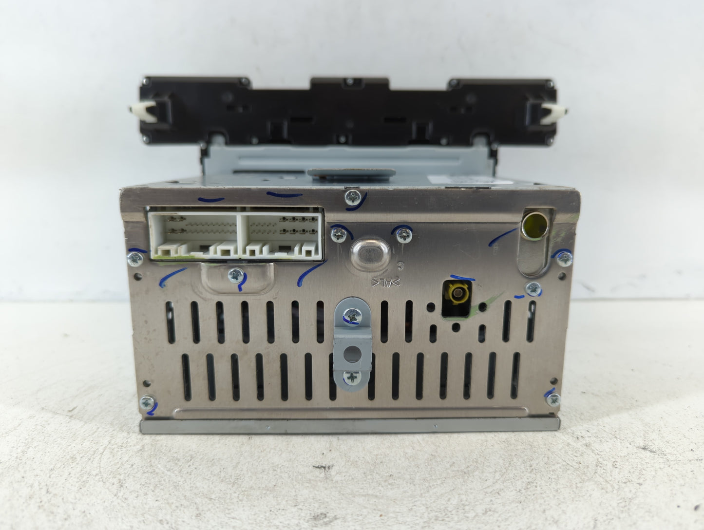 2017-2018 Hyundai Elantra Am Fm Cd Player Radio Receiver - Oemusedautoparts1.com