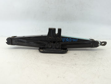 2017 Hyundai Elantra Spare Scissor Car Jack - Oemusedautoparts1.com