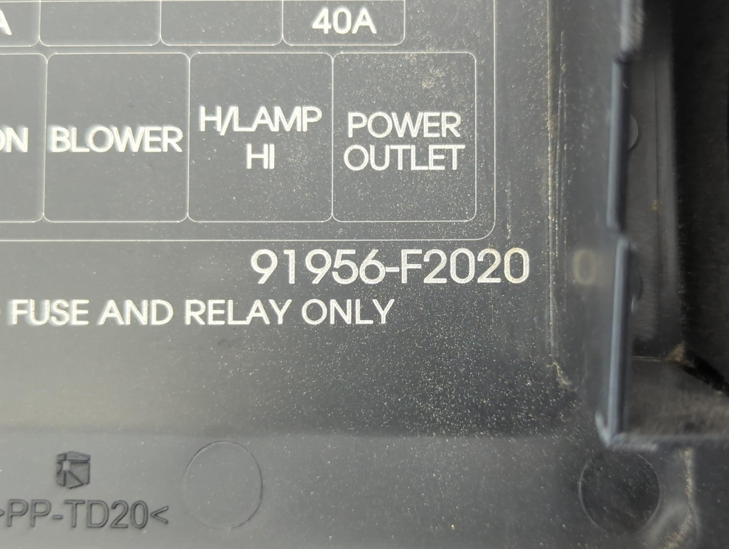 2017 Hyundai Elantra Fusebox Fuse Box Panel Relay Module P/N:91956-F2020 Fits OEM Used Auto Parts - Oemusedautoparts1.com