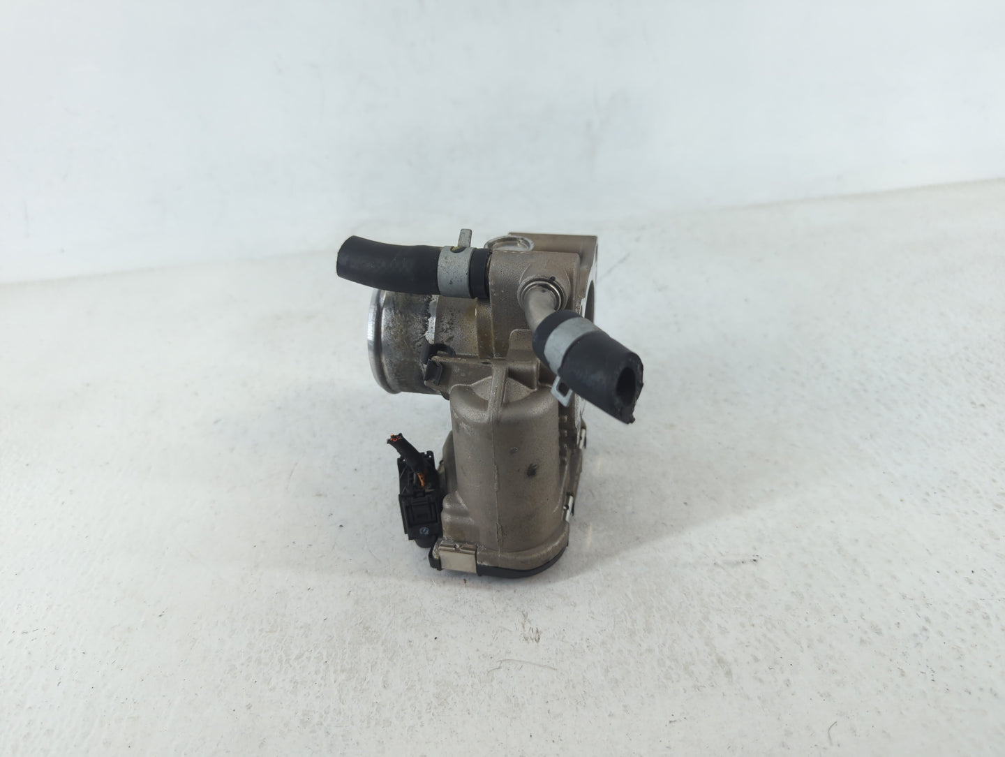 2017-2020 Hyundai Elantra Throttle Body P/N:35100-03AA0 Fits Fits 2017 2018 2019 2020 OEM Used Auto Parts - Oemusedautoparts