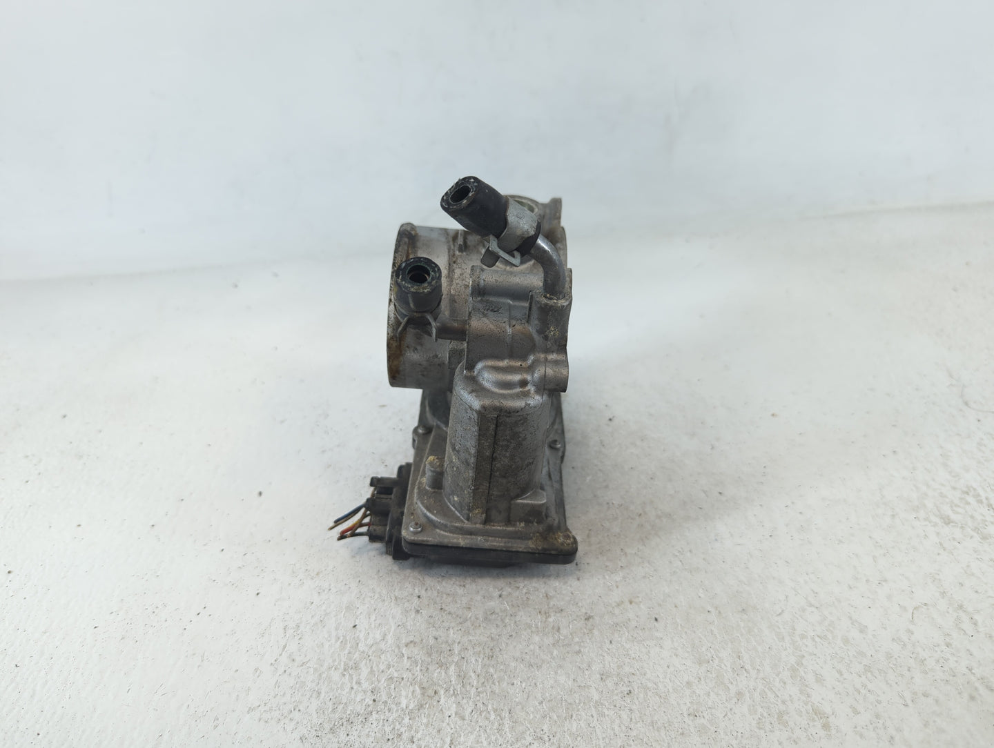 2011-2020 Hyundai Elantra Throttle Body P/N:5323 05T07 35100-2E000 Fits OEM Used Auto Parts - Oemusedautoparts1.com