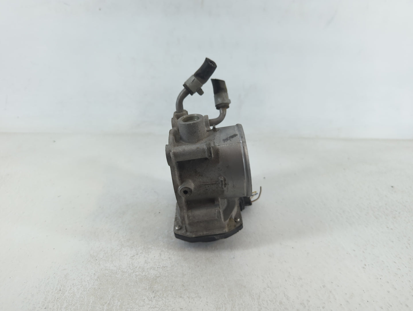 2011-2020 Hyundai Elantra Throttle Body P/N:35100-2E000 Fits Fits 2011 2012 2013 2014 2015 2016 2017 2018 2019 2020 2021 OEM