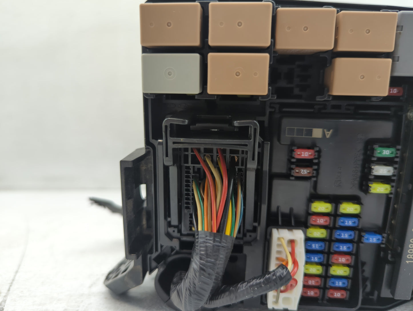 2017 Hyundai Elantra Fusebox Fuse Box Panel Relay Module P/N:91203 F2140 Fits OEM Used Auto Parts - Oemusedautoparts1.com