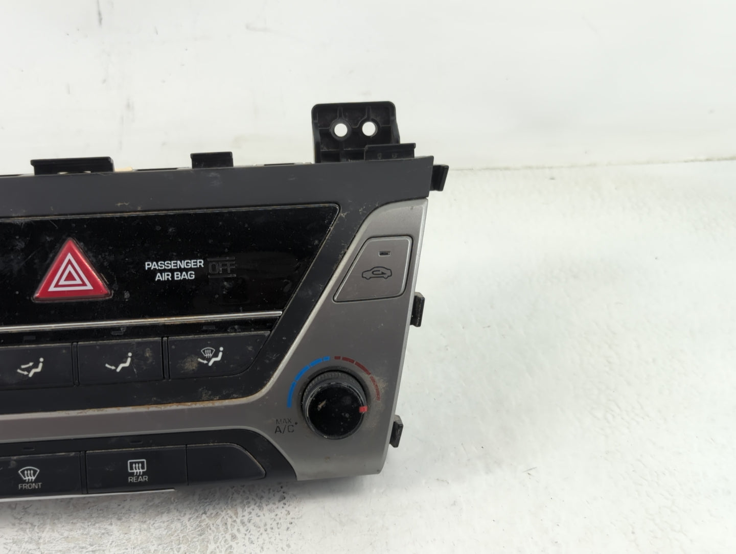 2017-2018 Hyundai Elantra Climate Control Module Temperature AC/Heater Replacement P/N:27250-F2XXX Fits Fits 2017 2018 OEM U
