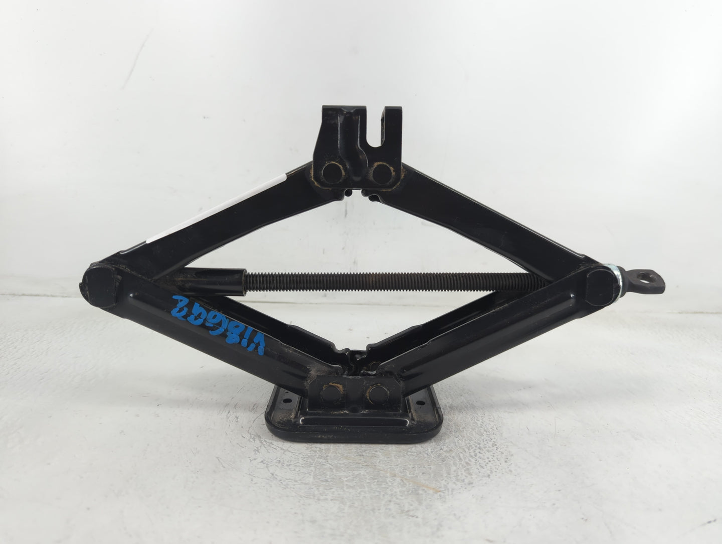 2017 Hyundai Elantra Spare Scissor Car Jack - Oemusedautoparts1.com