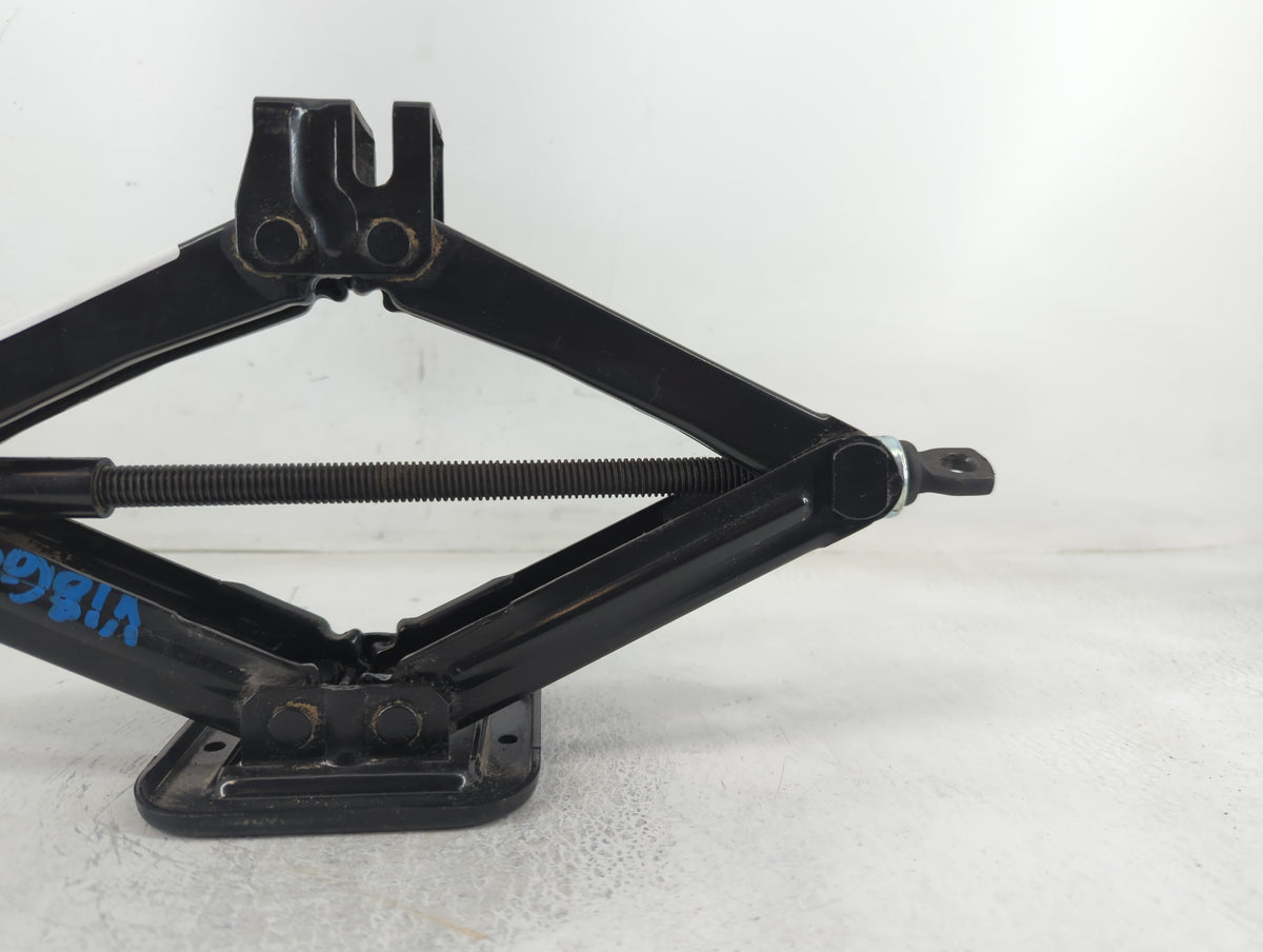 2017 Hyundai Elantra Spare Scissor Car Jack 683645 - Oemusedautoparts1.com
