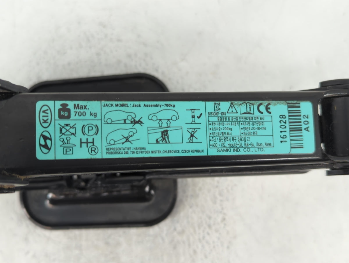 2017 Hyundai Elantra Spare Scissor Car Jack 683645 - Oemusedautoparts1.com