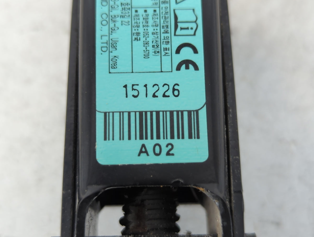 2017 Hyundai Elantra Spare Scissor Car Jack 690054 - Oemusedautoparts1.com