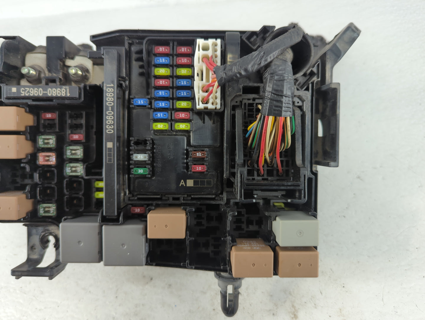 2017 Hyundai Elantra Fusebox Fuse Box Panel Relay Module P/N:91203 F2260 Fits OEM Used Auto Parts - Oemusedautoparts1.com