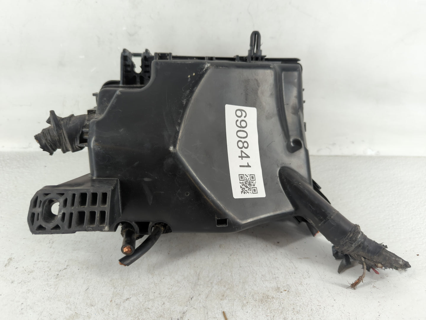 2017 Hyundai Elantra Fusebox Fuse Box Panel Relay Module P/N:91203 F2260 Fits OEM Used Auto Parts - Oemusedautoparts1.com