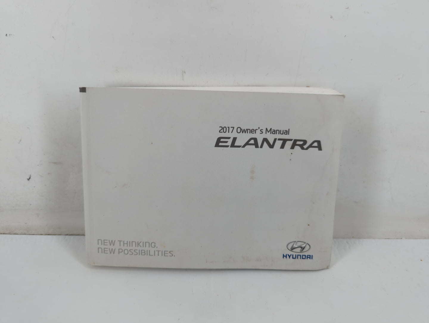 2017 Hyundai Elantra Owners Manual Book Guide P/N:HF20-EC61C OEM Used Auto Parts - Oemusedautoparts1.com