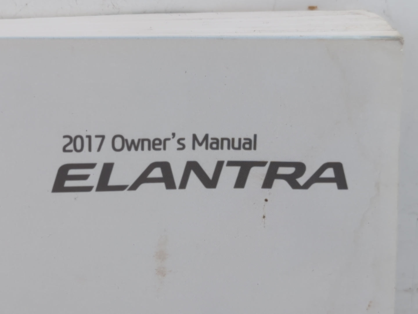 2017 Hyundai Elantra Owners Manual Book Guide P/N:HF20-EC61C OEM Used Auto Parts - Oemusedautoparts1.com