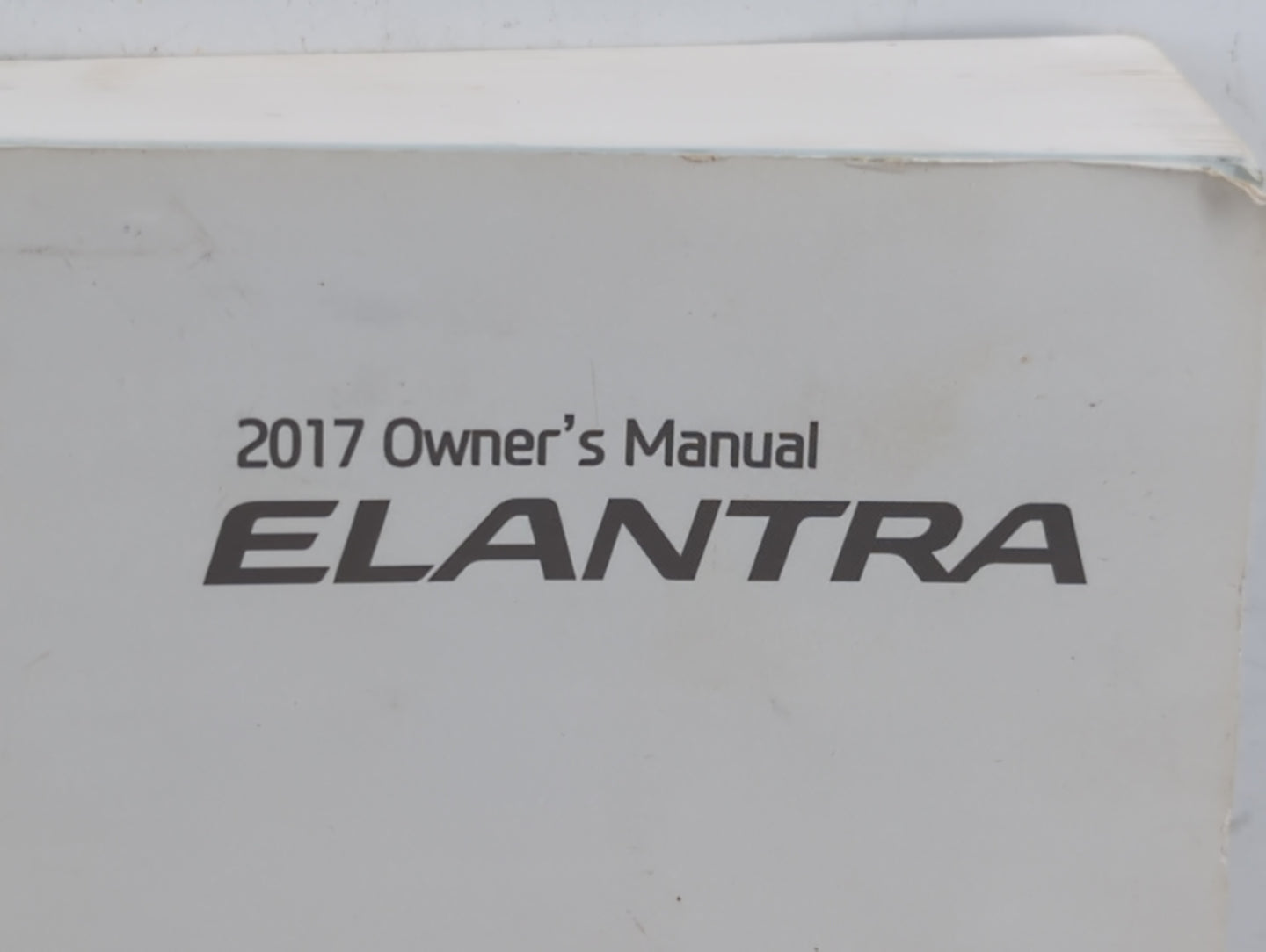 2017 Hyundai Elantra Owners Manual Book Guide P/N:HF20-EU63F OEM Used Auto Parts - Oemusedautoparts1.com