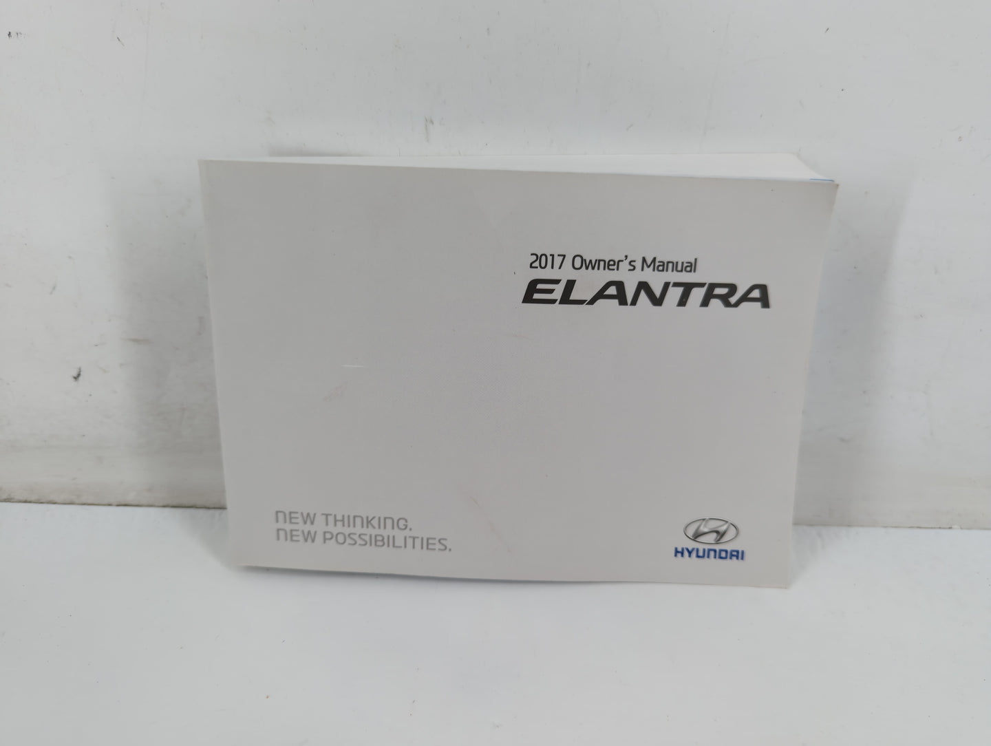 2017 Hyundai Elantra Owners Manual Book Guide P/N:HF30-EC63BE OEM Used Auto Parts - Oemusedautoparts1.com