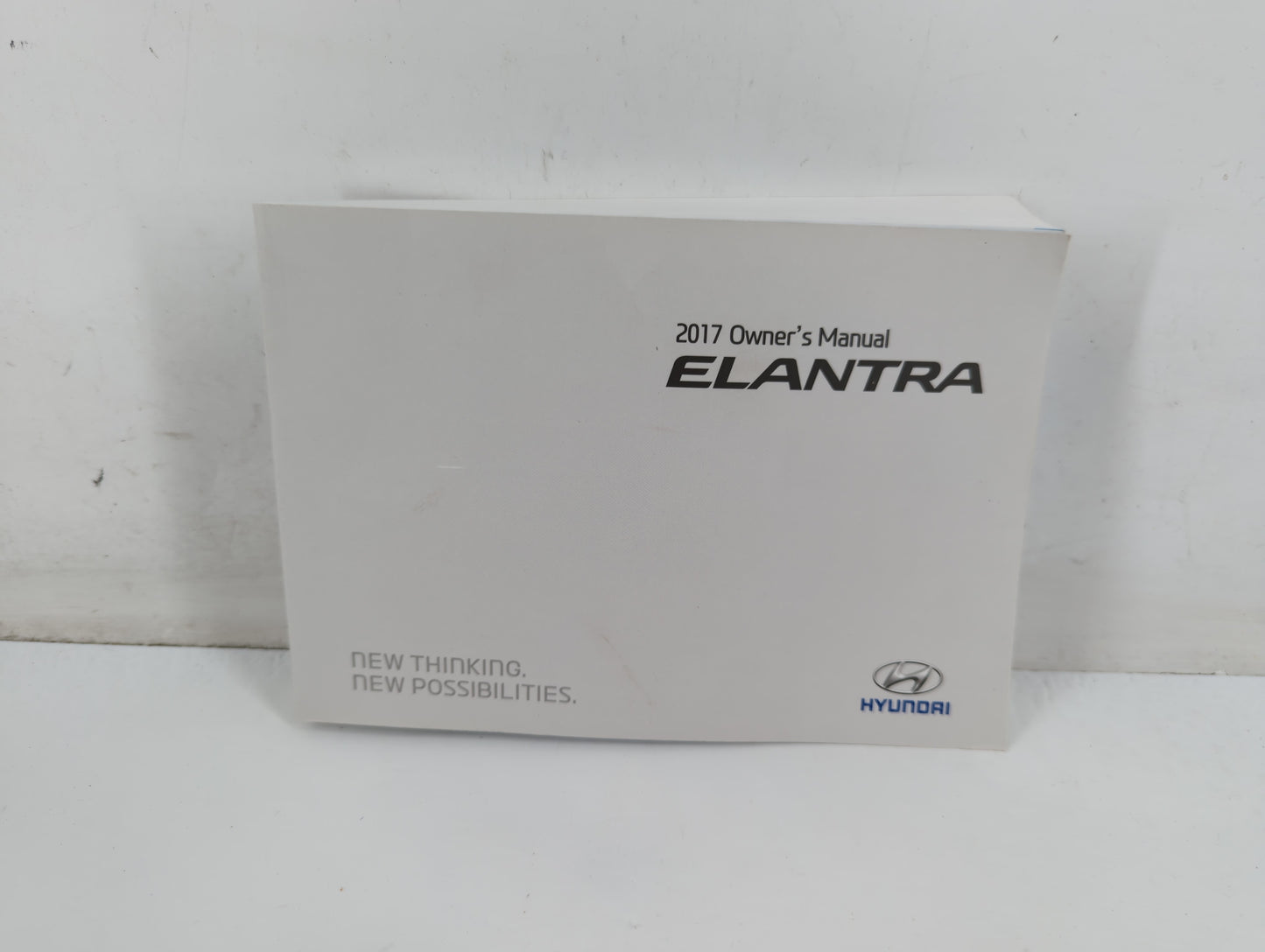 2017 Hyundai Elantra Owners Manual Book Guide P/N:HF30-EC63BE OEM Used Auto Parts - Oemusedautoparts1.com
