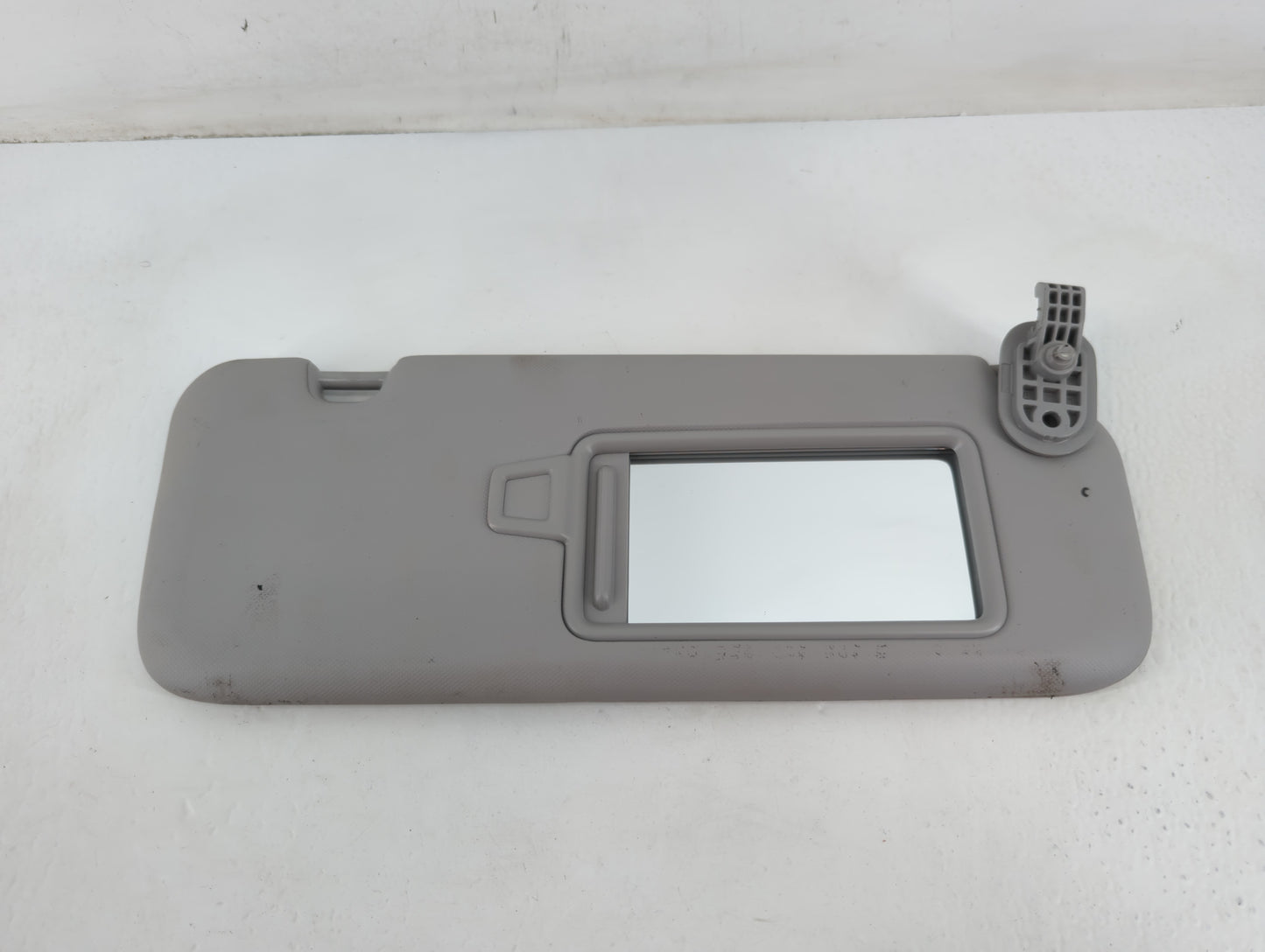 2017-2020 Hyundai Elantra Sun Visor Shade Replacement Passenger Right Mirror Fits Fits 2017 2018 2019 2020 OEM Used Auto Par