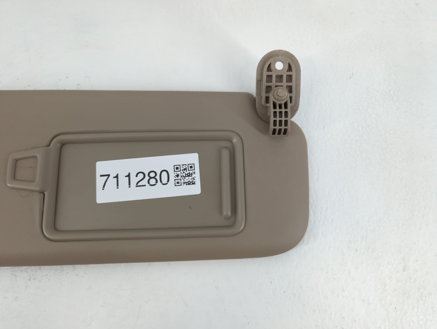 2017-2020 Hyundai Elantra Sun Visor Shade Replacement Passenger Right Mirror Fits Fits 2017 2018 2019 2020 OEM Used Auto Par