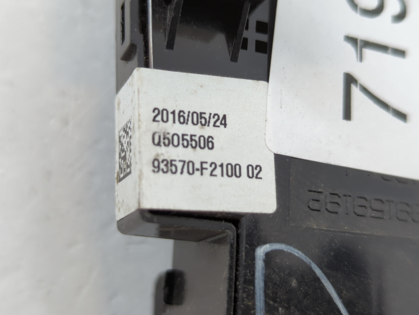2017-2020 Hyundai Elantra Master Power Window Switch Replacement Driver Side Left P/N:93570-F2100 02 Fits Fits 2017 2018 201