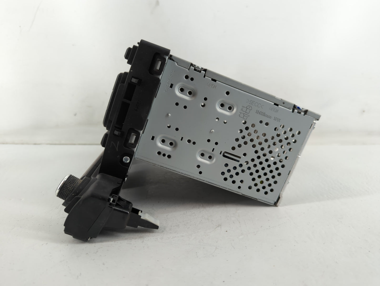 2017-2018 Hyundai Elantra Radio AM FM Cd Player Receiver Replacement P/N:96170F2200UAT Fits Fits 2017 2018 OEM Used Auto Par