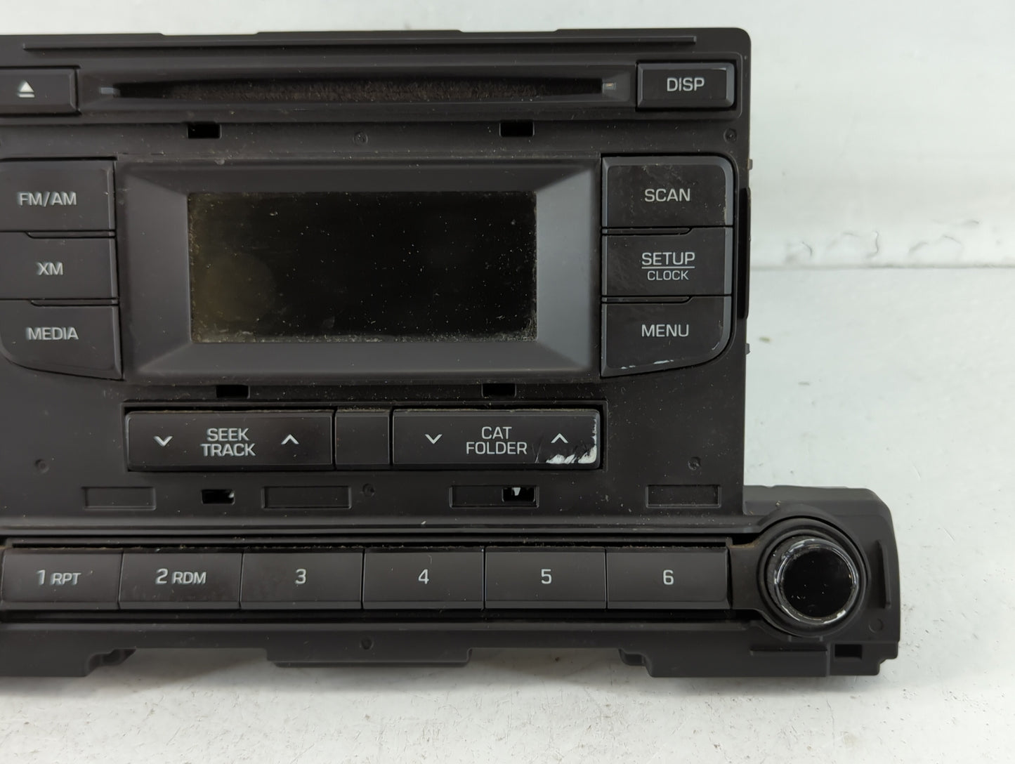2017-2018 Hyundai Elantra Am Fm Cd Player Radio Receiver - Oemusedautoparts1.com