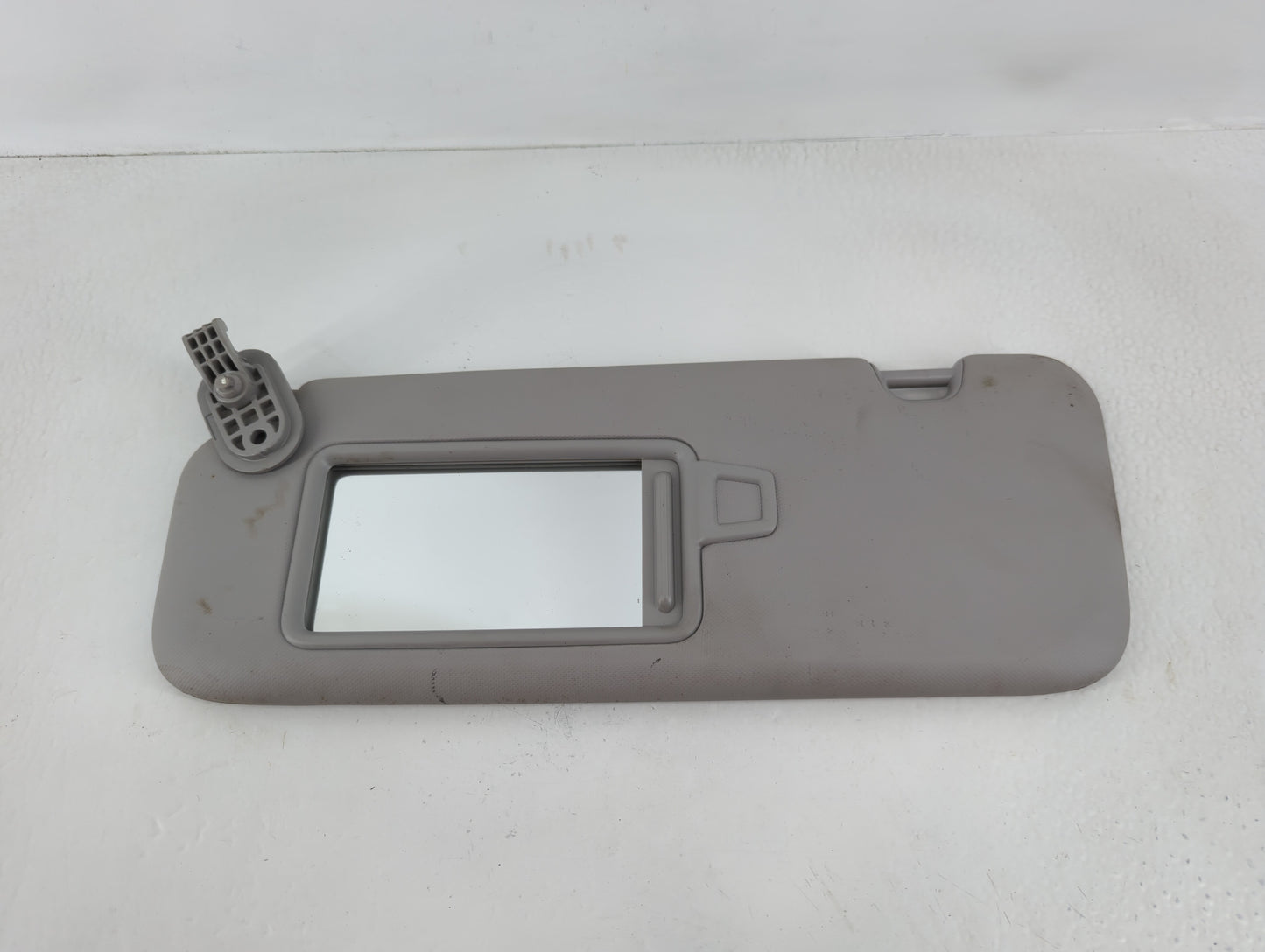 2017-2020 Hyundai Elantra Sun Visor Shade Replacement Passenger Right Mirror Fits Fits 2017 2018 2019 2020 OEM Used Auto Par