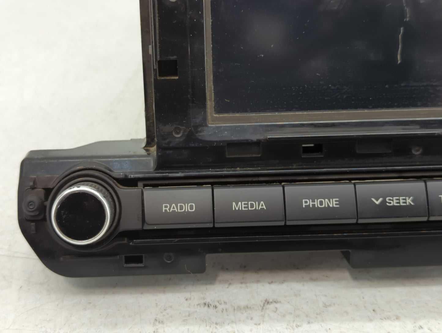 2017-2018 Hyundai Elantra Am Fm Cd Player Radio Receiver - Oemusedautoparts1.com