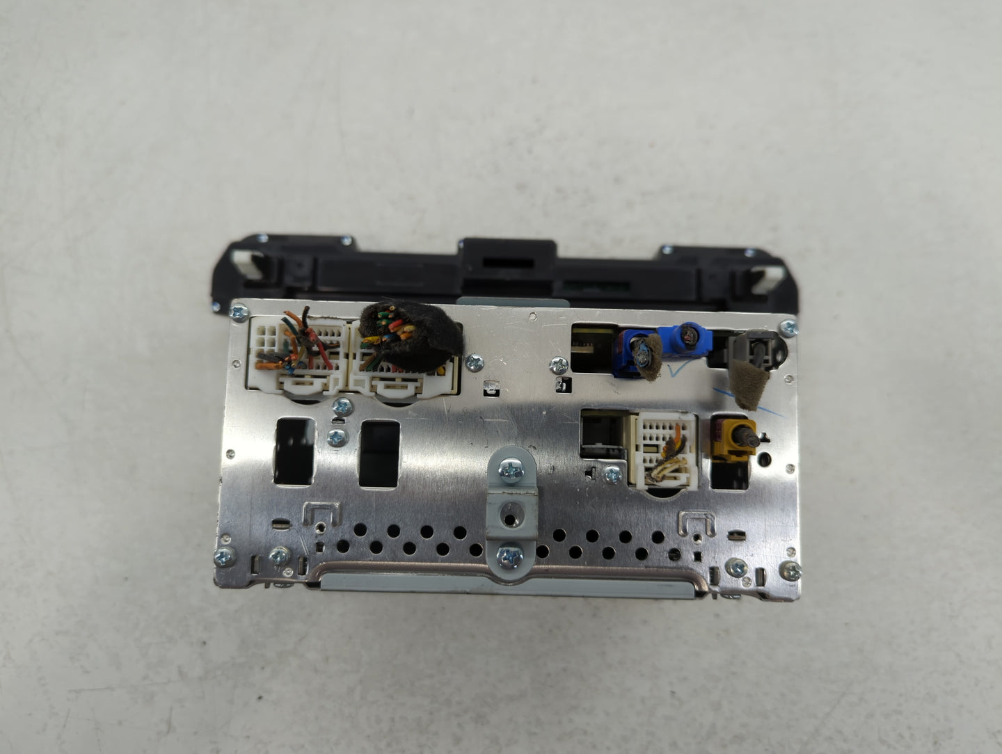 2017-2018 Hyundai Elantra Am Fm Cd Player Radio Receiver - Oemusedautoparts1.com