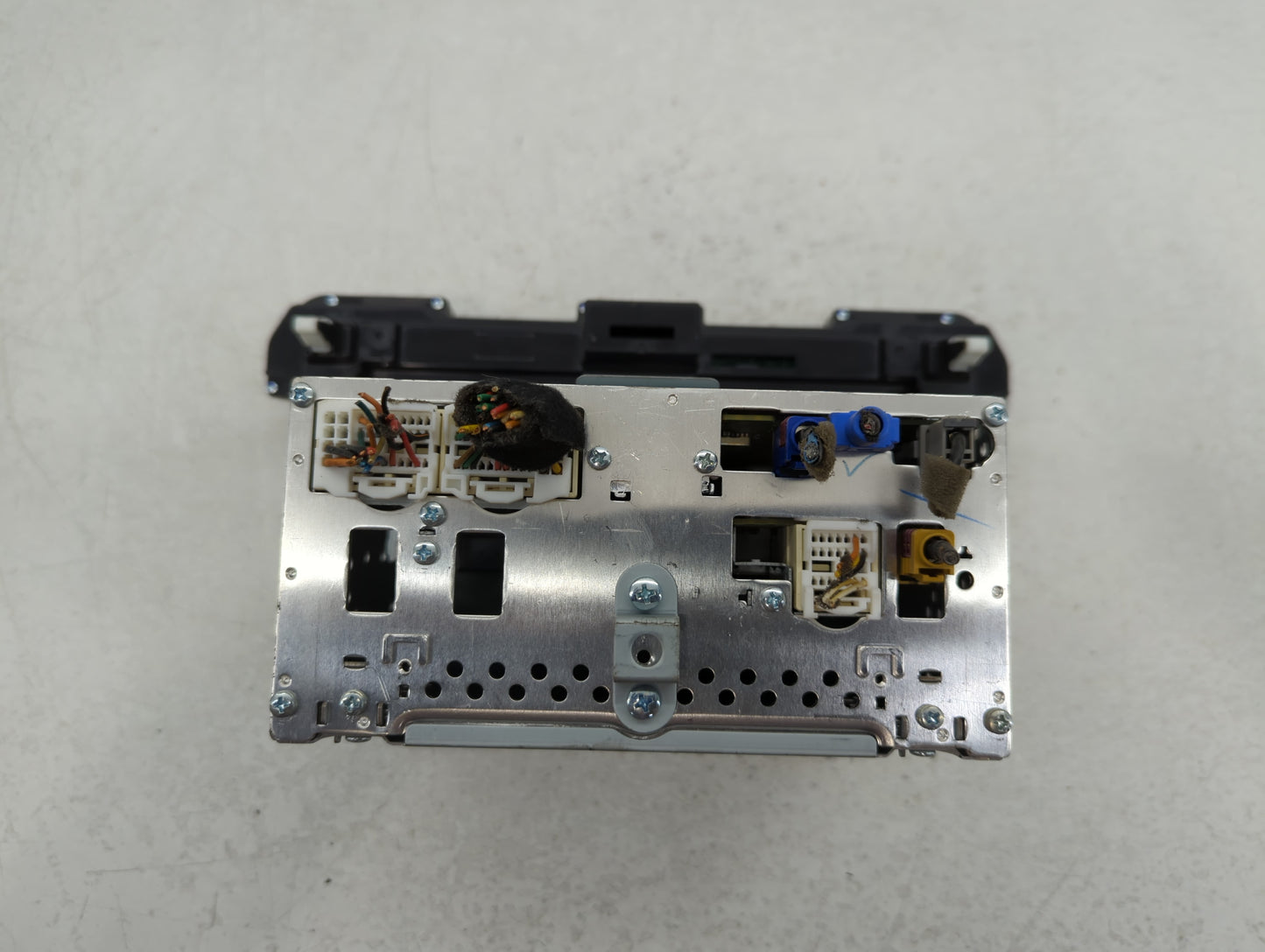 2017-2018 Hyundai Elantra Am Fm Cd Player Radio Receiver - Oemusedautoparts1.com