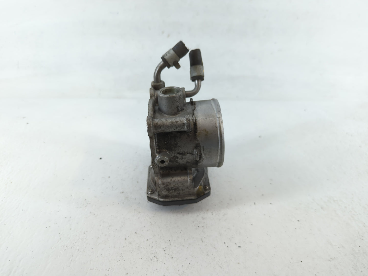 2011-2020 Hyundai Elantra Throttle Body P/N:35100-2E000 Fits Fits 2011 2012 2013 2014 2015 2016 2017 2018 2019 2020 2021 OEM
