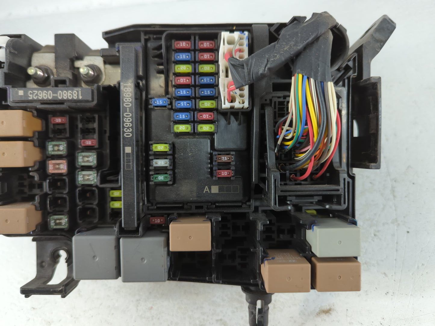 2017 Hyundai Elantra Fusebox Fuse Box Panel Relay Module P/N:91956-F2020 Fits OEM Used Auto Parts - Oemusedautoparts1.com