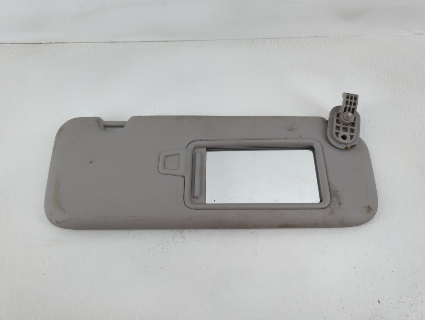 2017-2020 Hyundai Elantra Sun Visor Shade Replacement Passenger Right Mirror Fits Fits 2017 2018 2019 2020 OEM Used Auto Par
