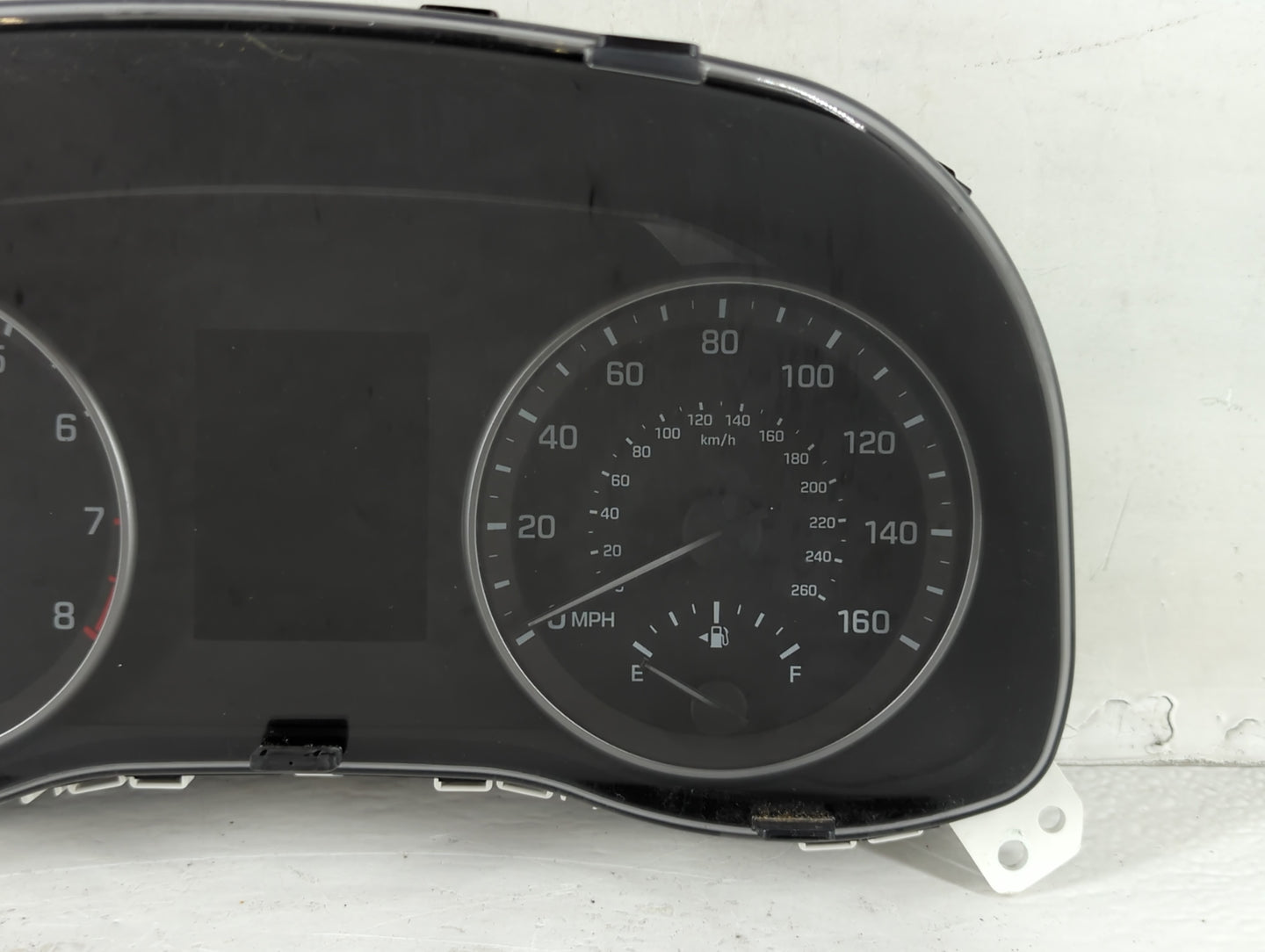 2017-2018 Hyundai Elantra Instrument Cluster Speedometer Gauges P/N:94001-F3010 Fits Fits 2017 2018 OEM Used Auto Parts - Oe