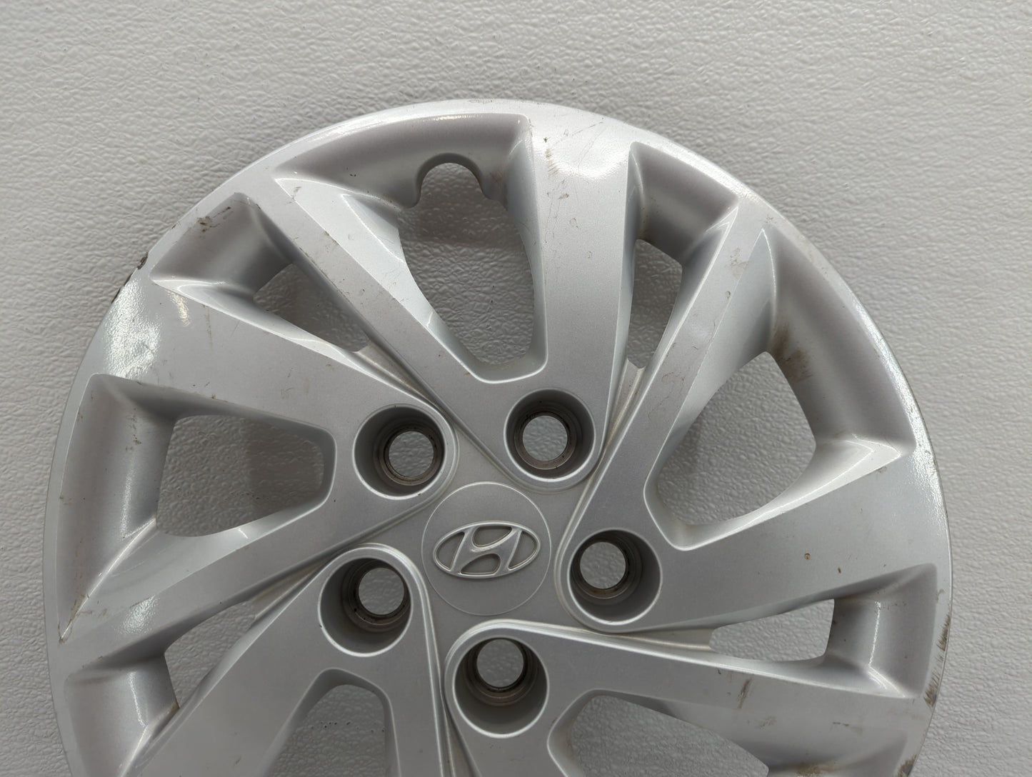 2017 Hyundai Elantra Rim Wheel Center Cap - Oemusedautoparts1.com