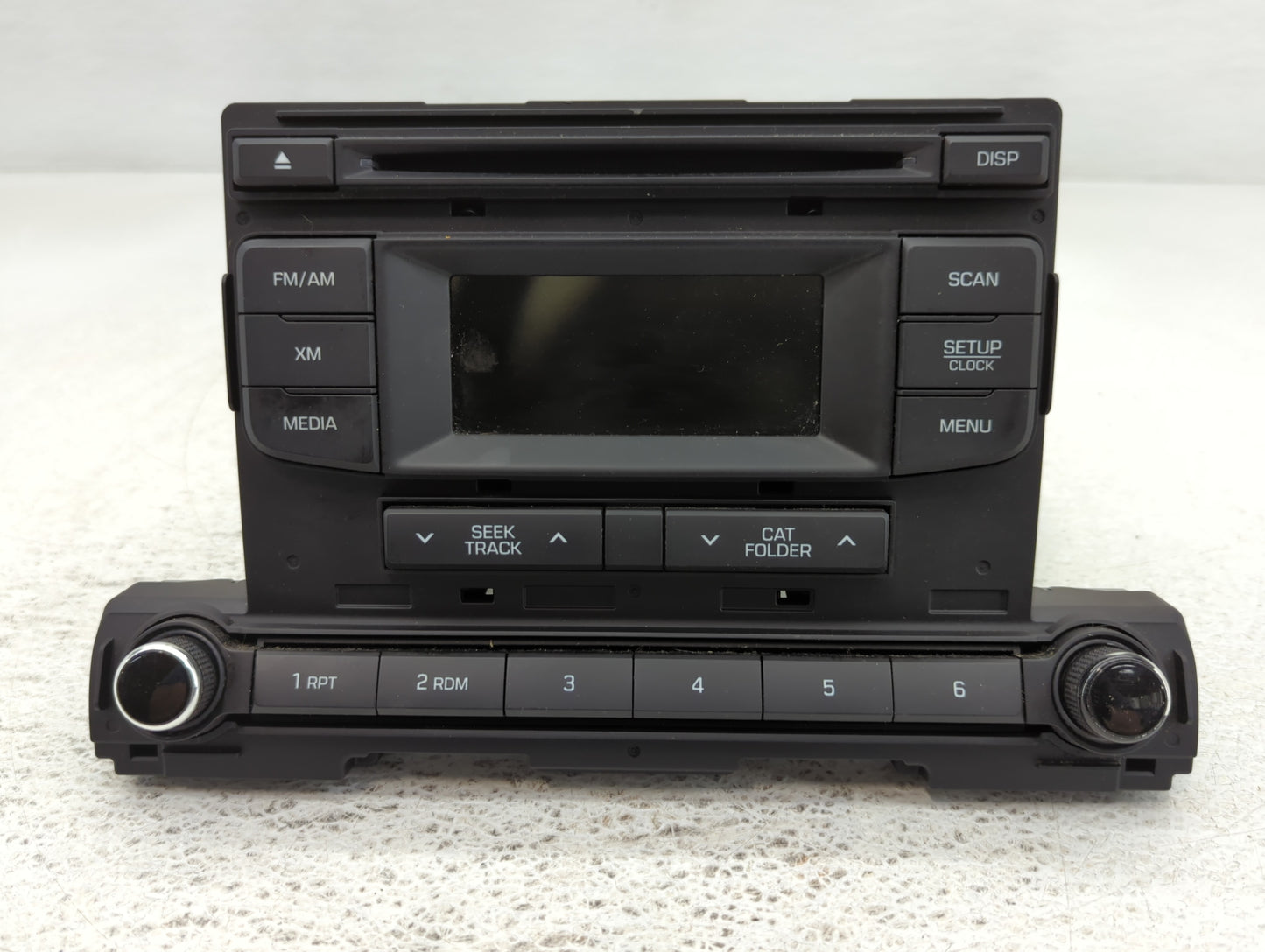 2017-2018 Hyundai Elantra Am Fm Cd Player Radio Receiver - Oemusedautoparts1.com