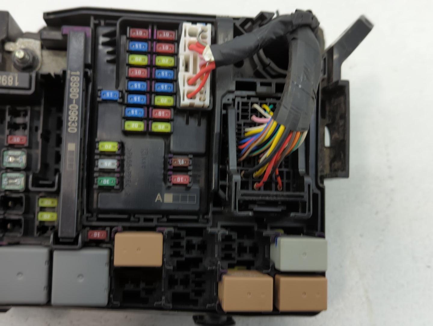 2017 Hyundai Elantra Fusebox Fuse Box Panel Relay Module P/N:VS91200F3241AA Fits OEM Used Auto Parts - Oemusedautoparts1.com