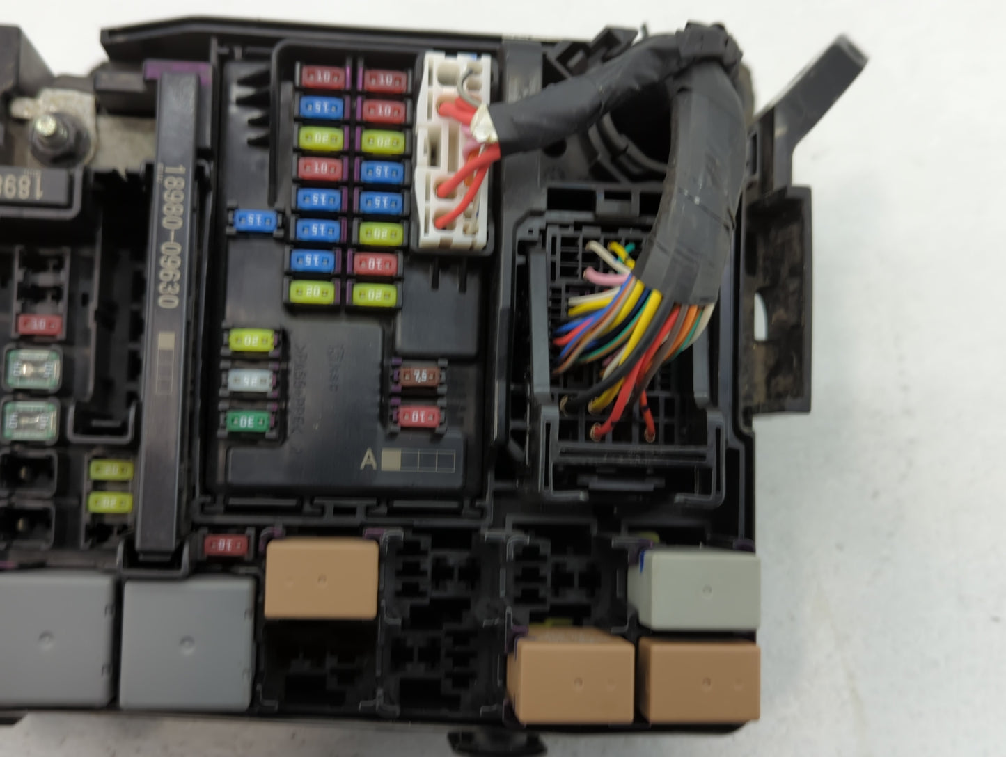2017 Hyundai Elantra Fusebox Fuse Box Panel Relay Module P/N:VS91200F3241AA Fits OEM Used Auto Parts - Oemusedautoparts1.com