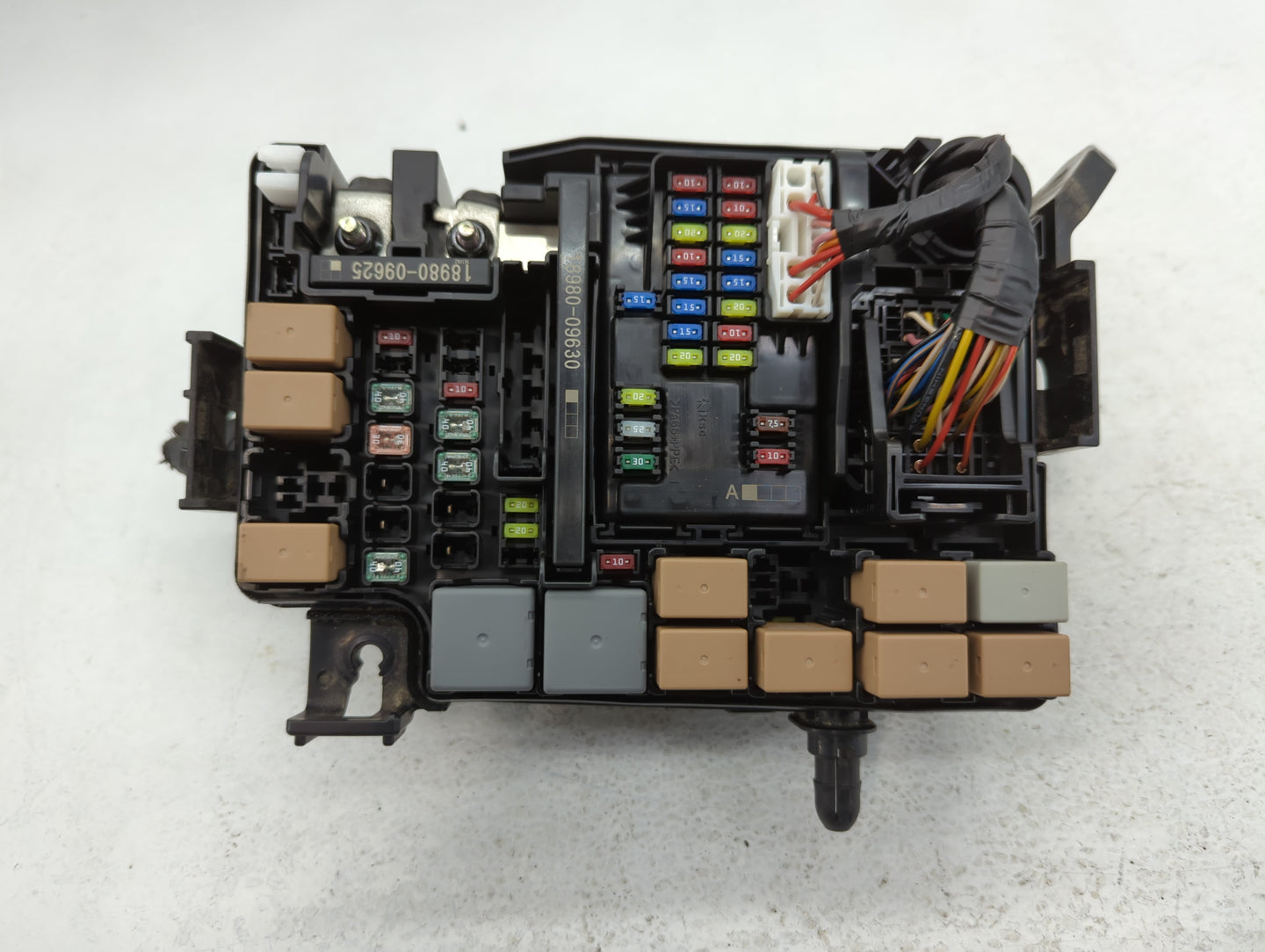 2017 Hyundai Elantra Fusebox Fuse Box Panel Relay Module P/N:91203 F2160 Fits OEM Used Auto Parts - Oemusedautoparts1.com