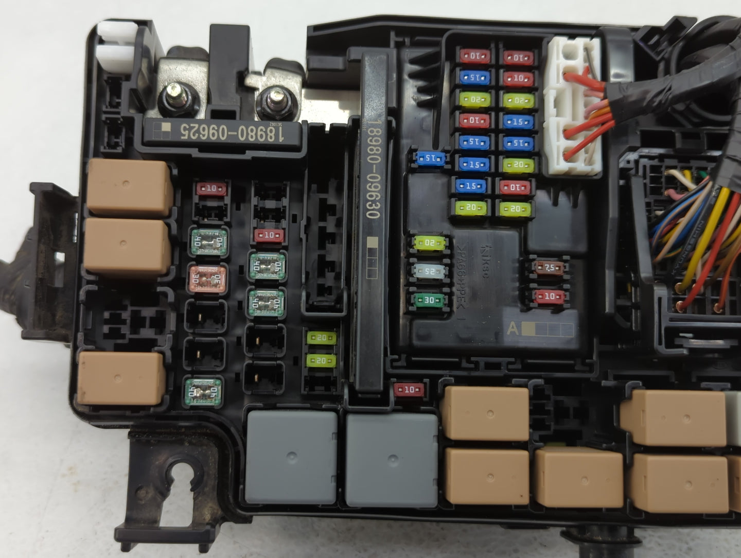 2017 Hyundai Elantra Fusebox Fuse Box Panel Relay Module P/N:91203 F2160 Fits OEM Used Auto Parts - Oemusedautoparts1.com