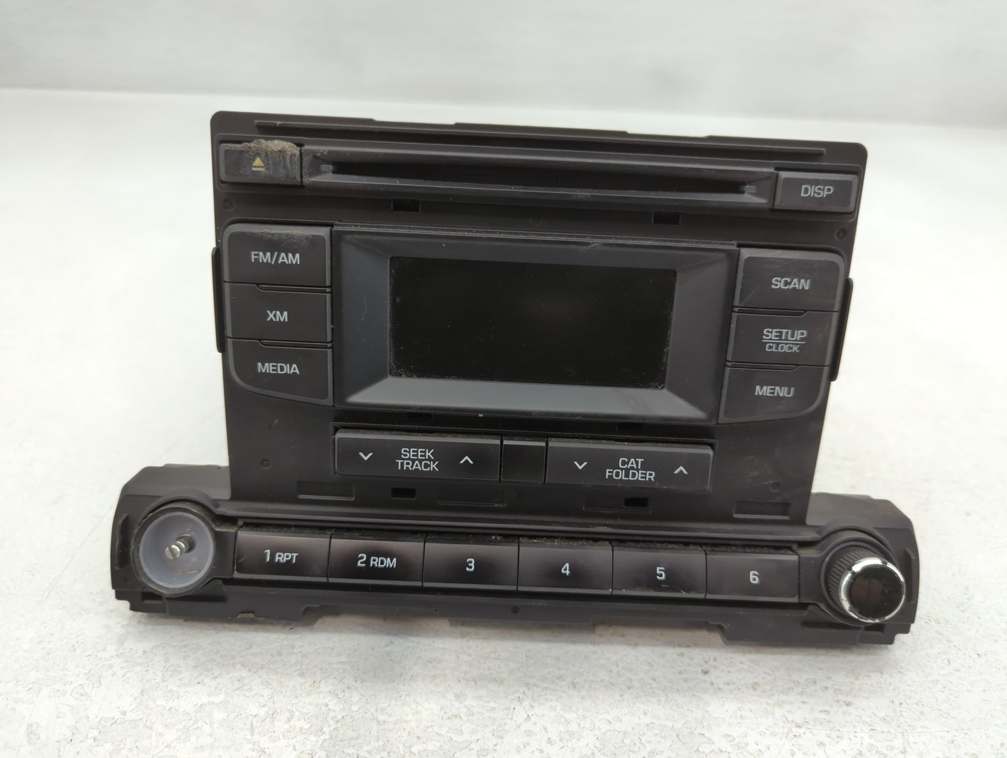 2017-2018 Hyundai Elantra Am Fm Cd Player Radio Receiver - Oemusedautoparts1.com