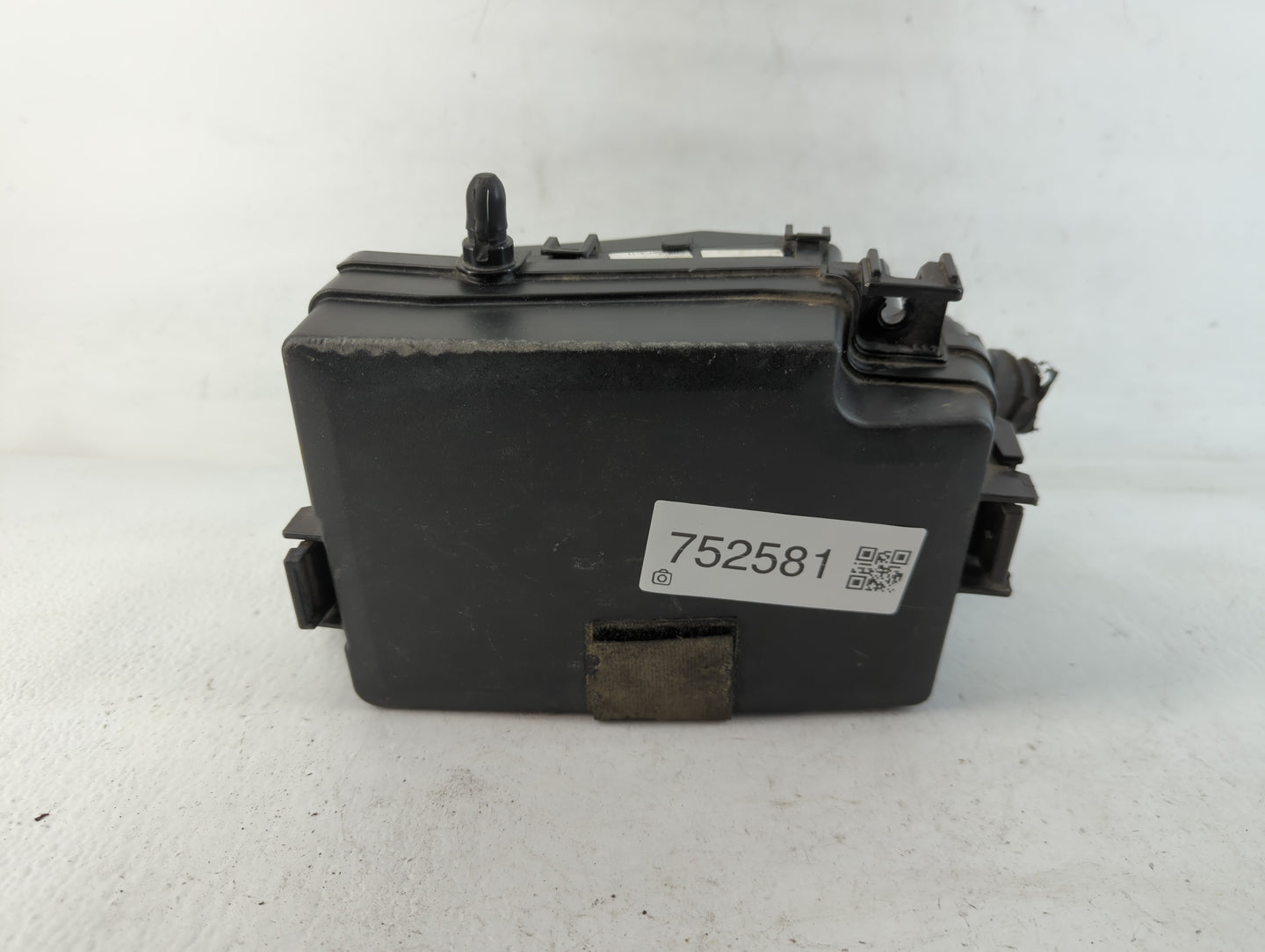 2017 Hyundai Elantra Fusebox Fuse Box Panel Relay Module P/N:91203 F2200 Fits OEM Used Auto Parts - Oemusedautoparts1.com