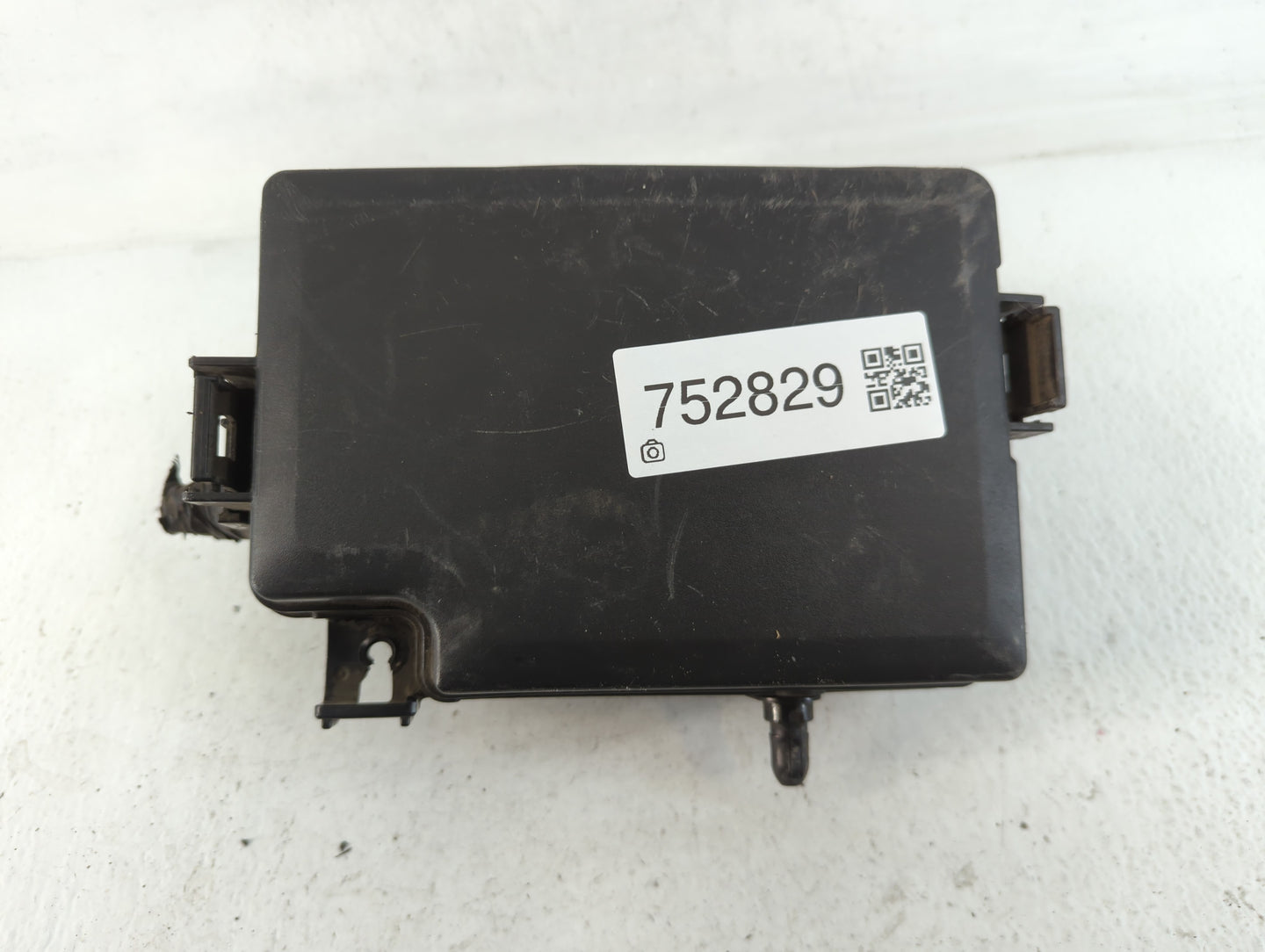 2017 Hyundai Elantra Fusebox Fuse Box Panel Relay Module P/N:91203 F2200 Fits OEM Used Auto Parts - Oemusedautoparts1.com