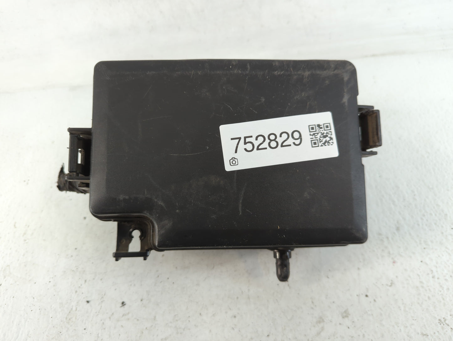 2017 Hyundai Elantra Fusebox Fuse Box Panel Relay Module P/N:91203 F2200 Fits OEM Used Auto Parts - Oemusedautoparts1.com